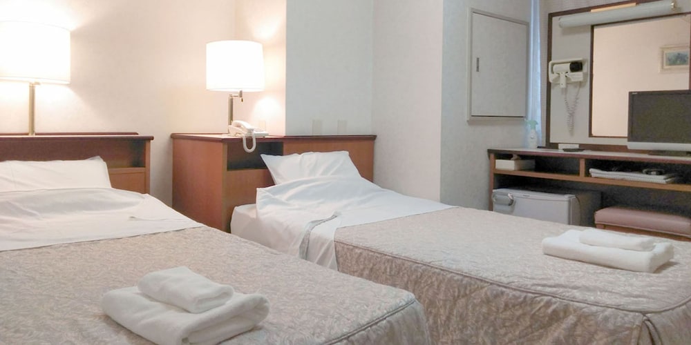 (Male Only) Twin Room without bathroom, Non Smoking