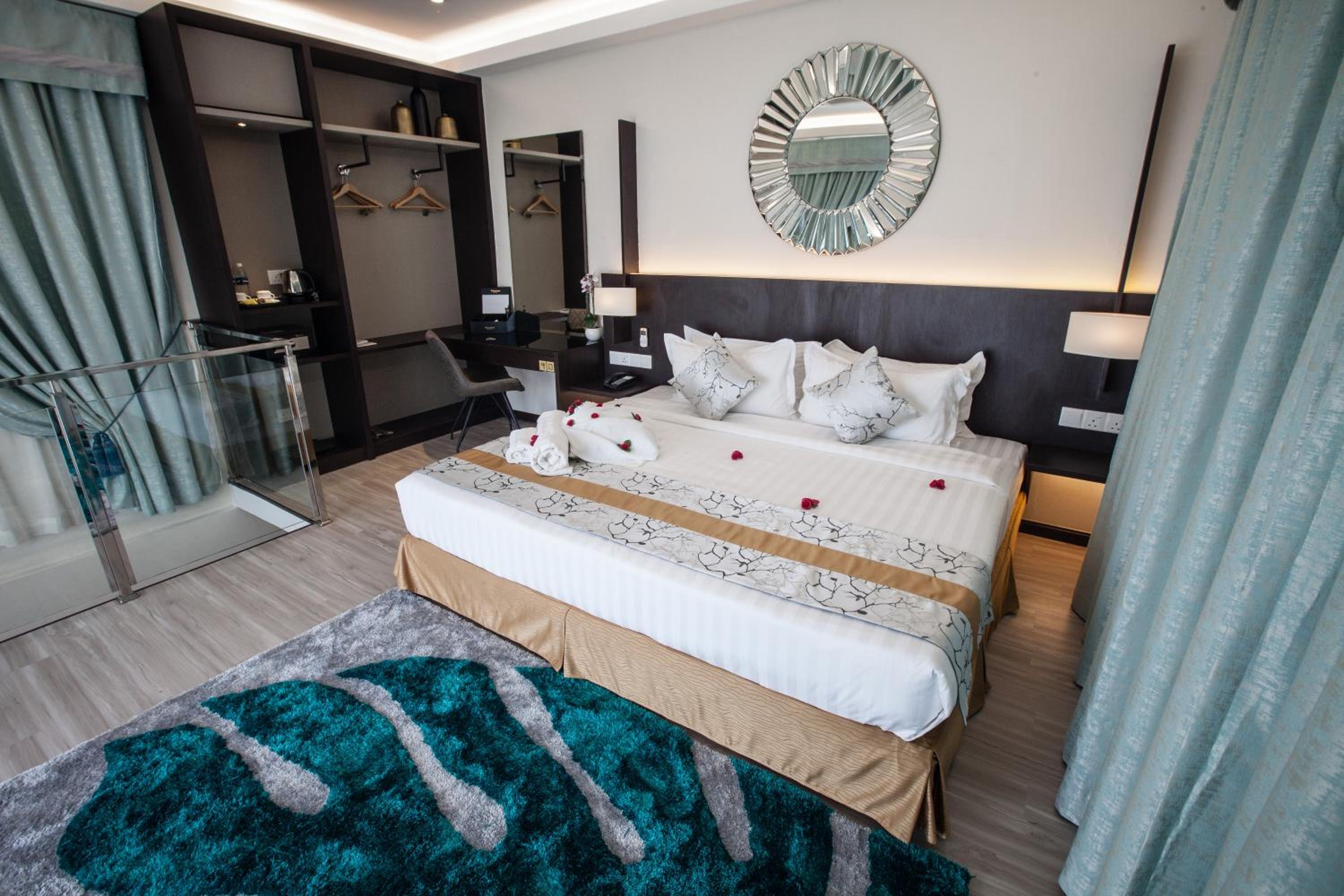 Suite with City View
