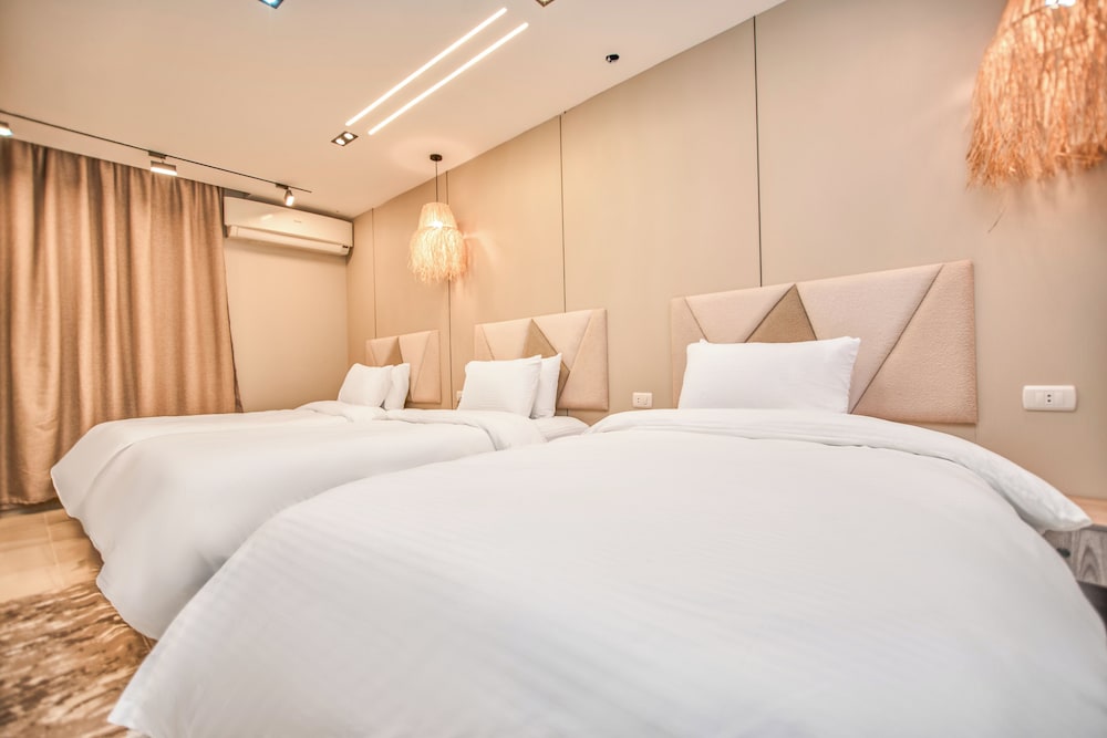 Superior Triple Room, 3 Twin Beds, City View
