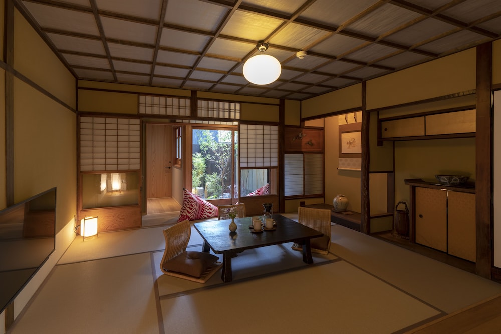 UME Japanese Garden Suite