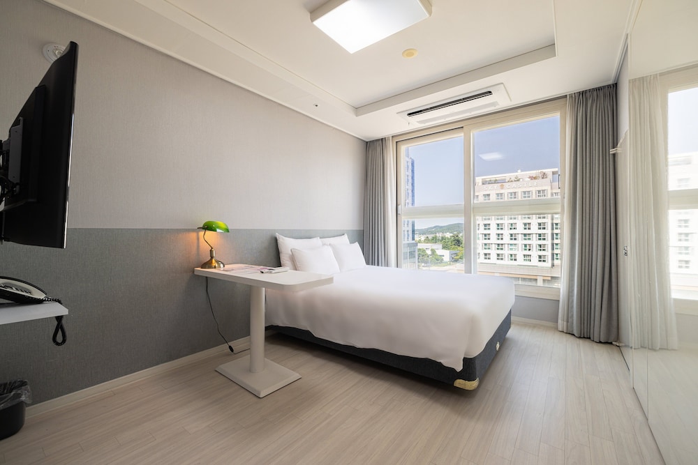 Deluxe Double Room (ECO-FRIENDLY)