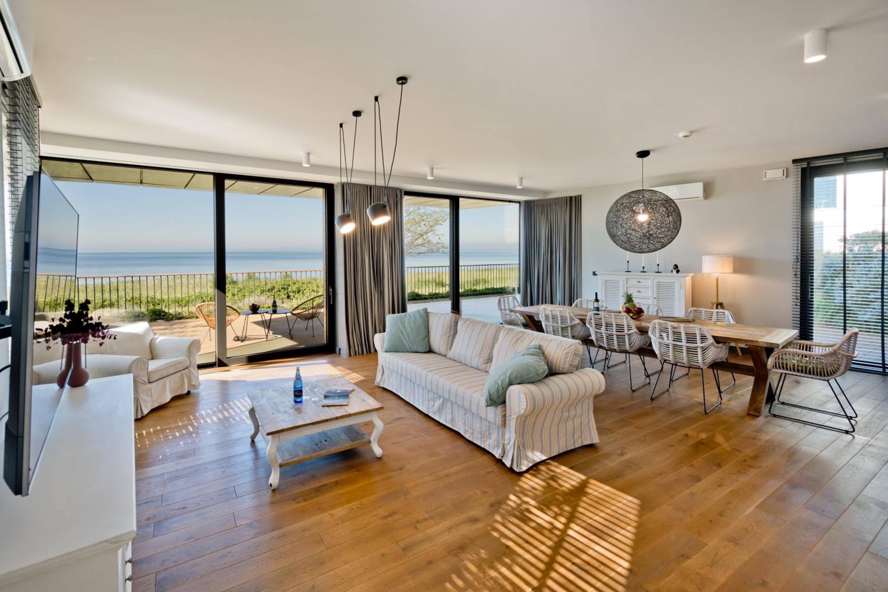 One-Bedroom Apartment with Sea View