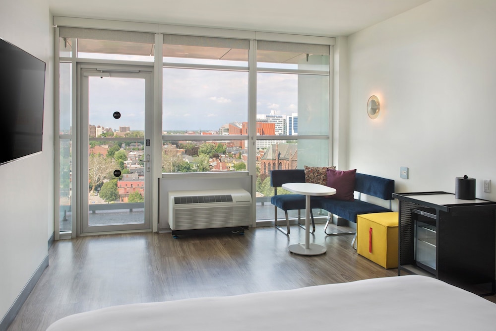 aloft, Room, 1 King Bed, Balcony