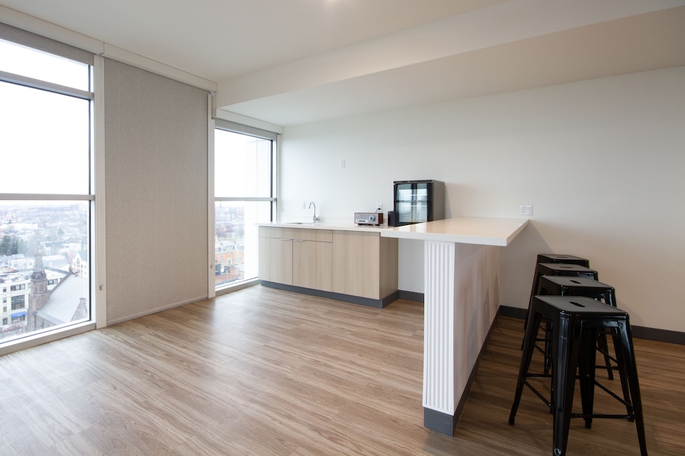 Suite, 1 King Bed