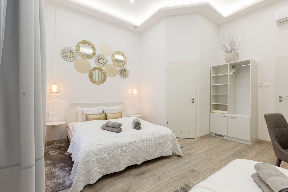 Comfort Room, Multiple Beds, Non Smoking