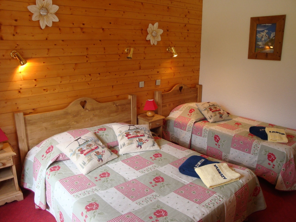 Triple Room, Multiple Beds