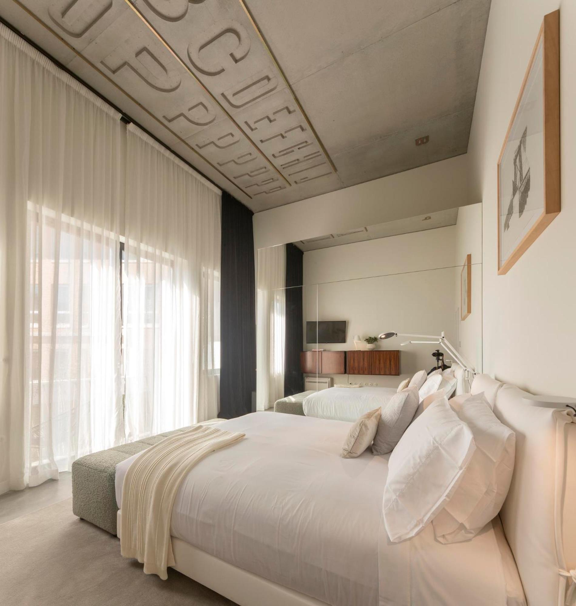 Deluxe Double or Twin Room with Balcony and Garden View