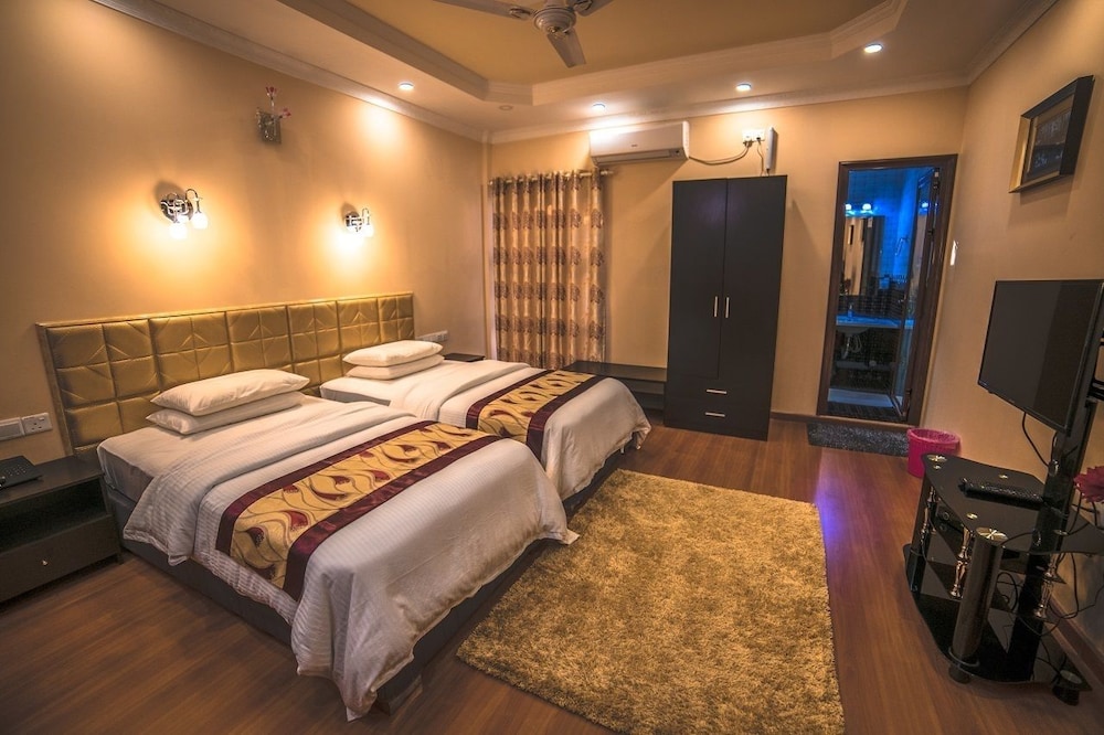 Deluxe Double or Twin Room