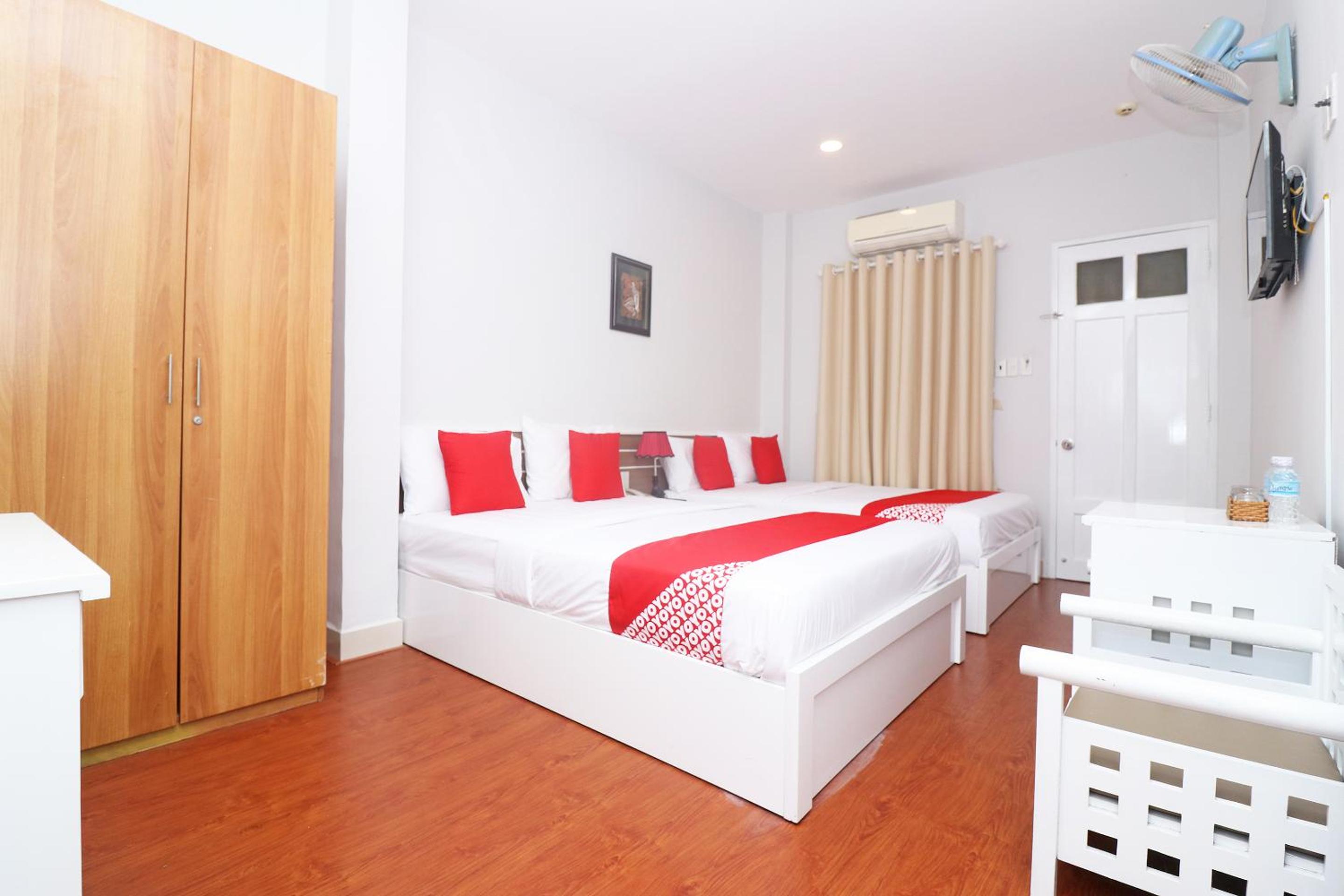 Superior Twin Room with City View