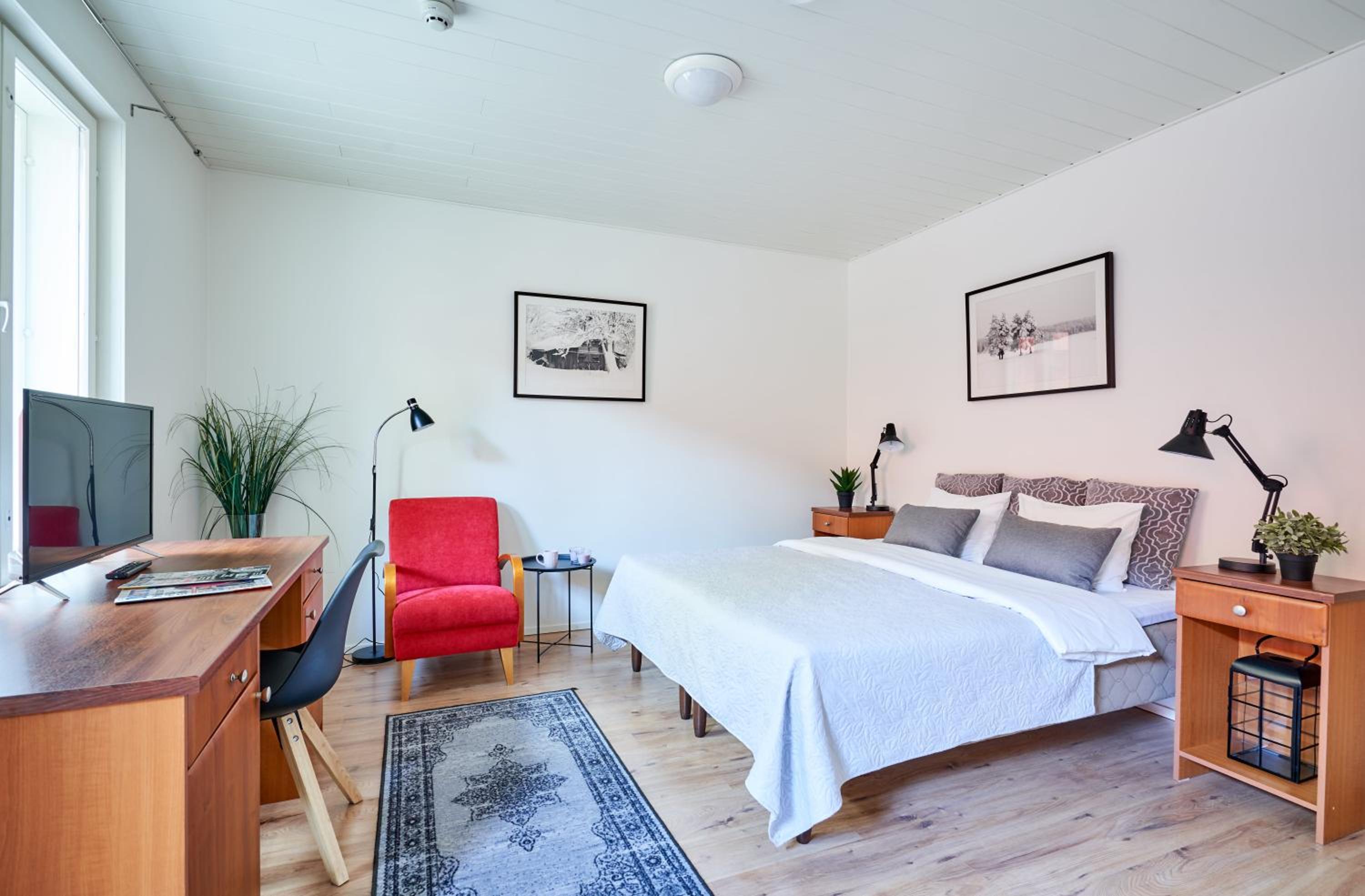 Single Room With Private Bathroom