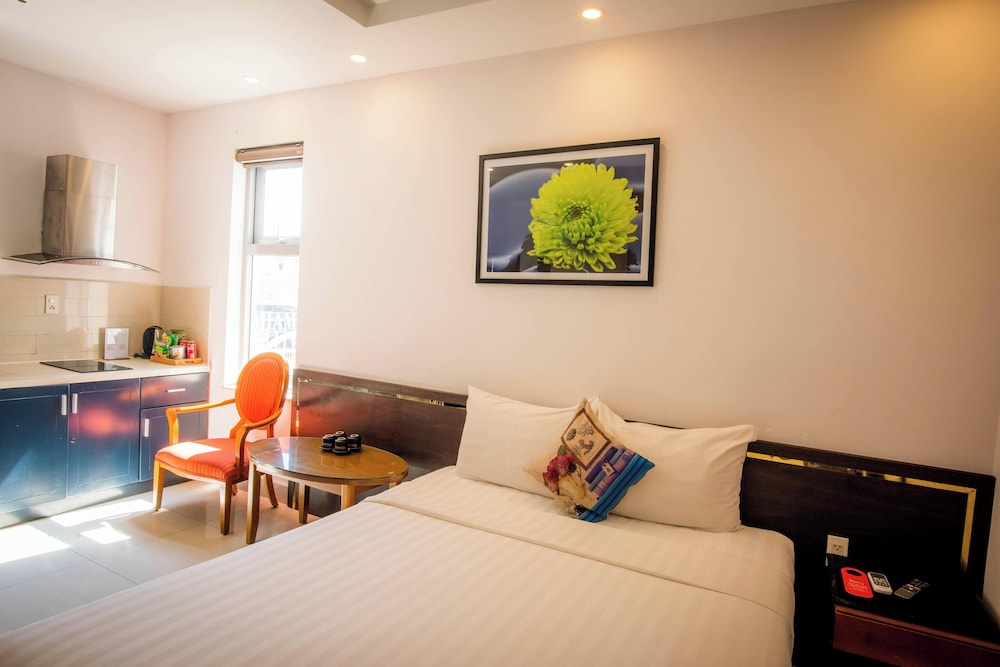 Basic Apartment, 3 Bedrooms, City View