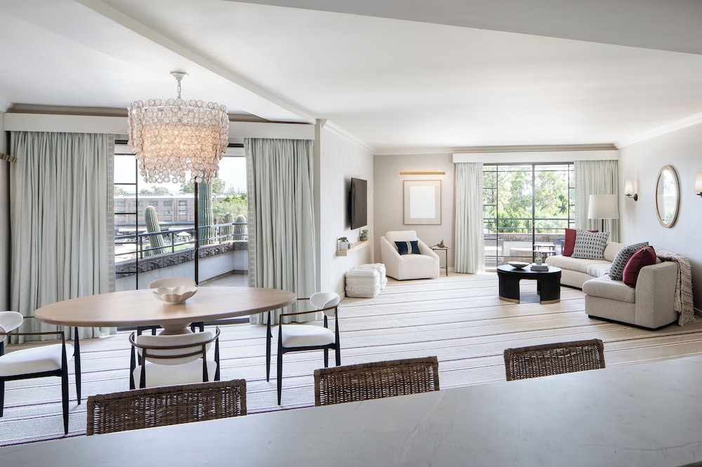 Suite, 1 King Bed (Sky Stone Suite)