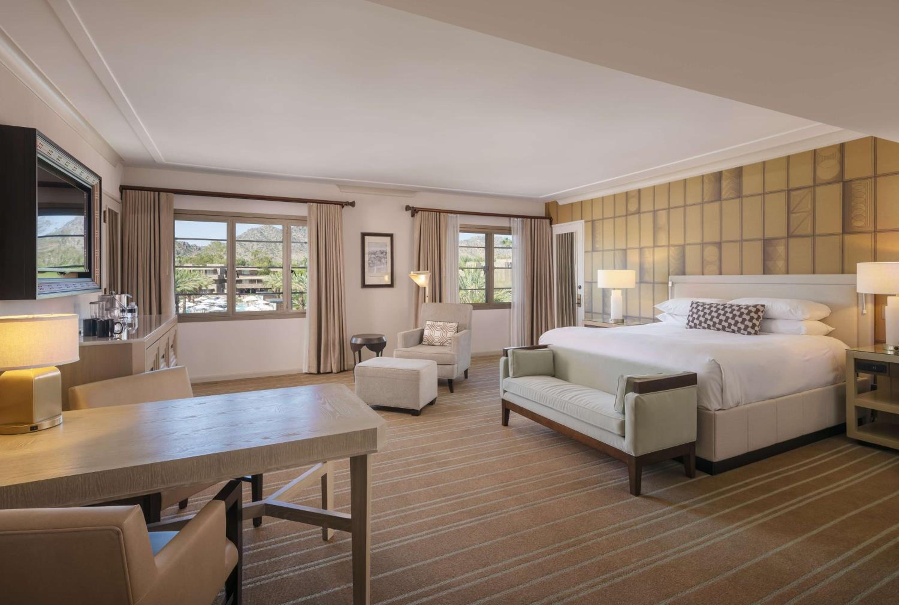 Resort King Room with Mobility Accessible Tub