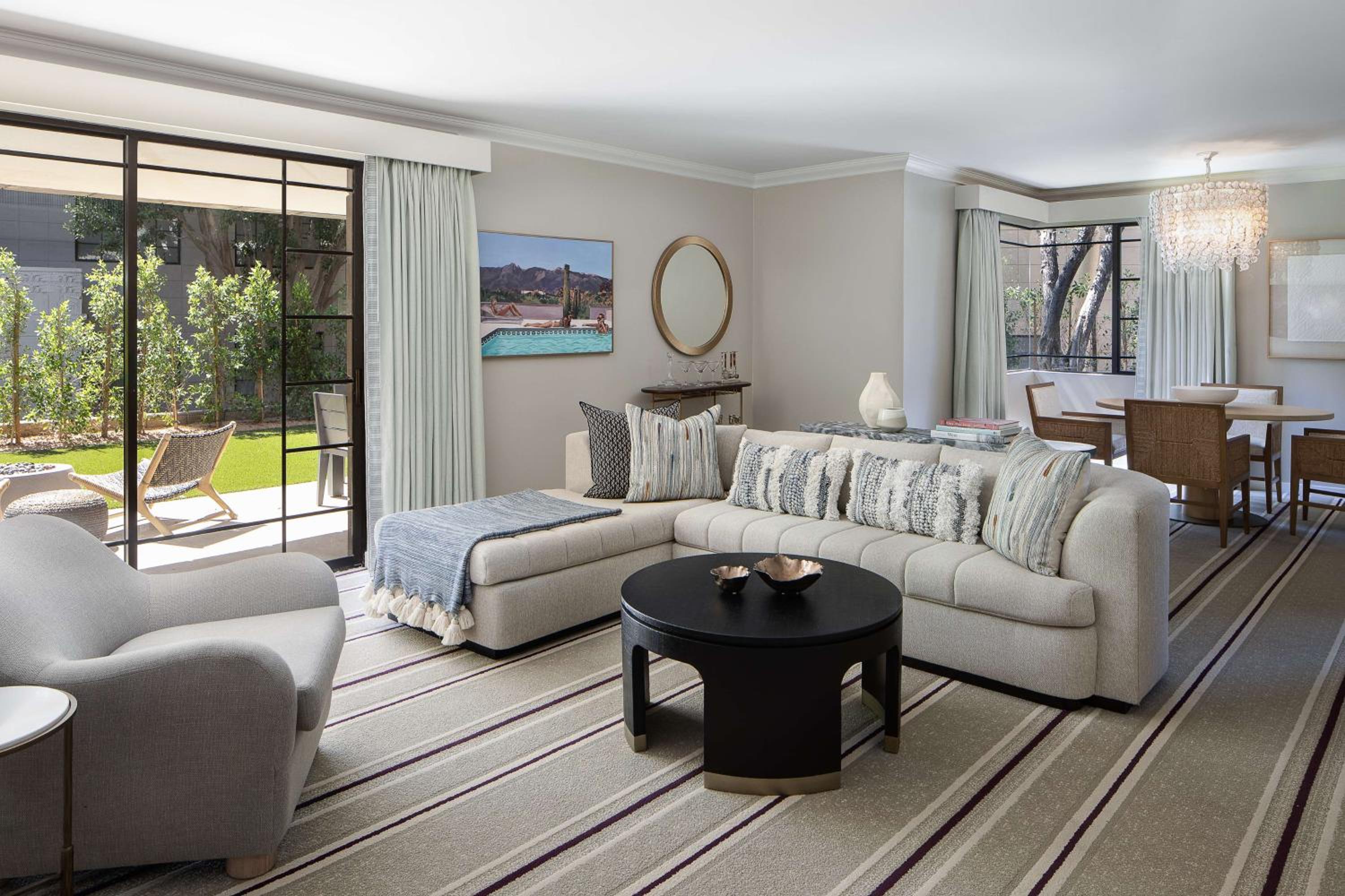 Premier One-Bedroom King Suite