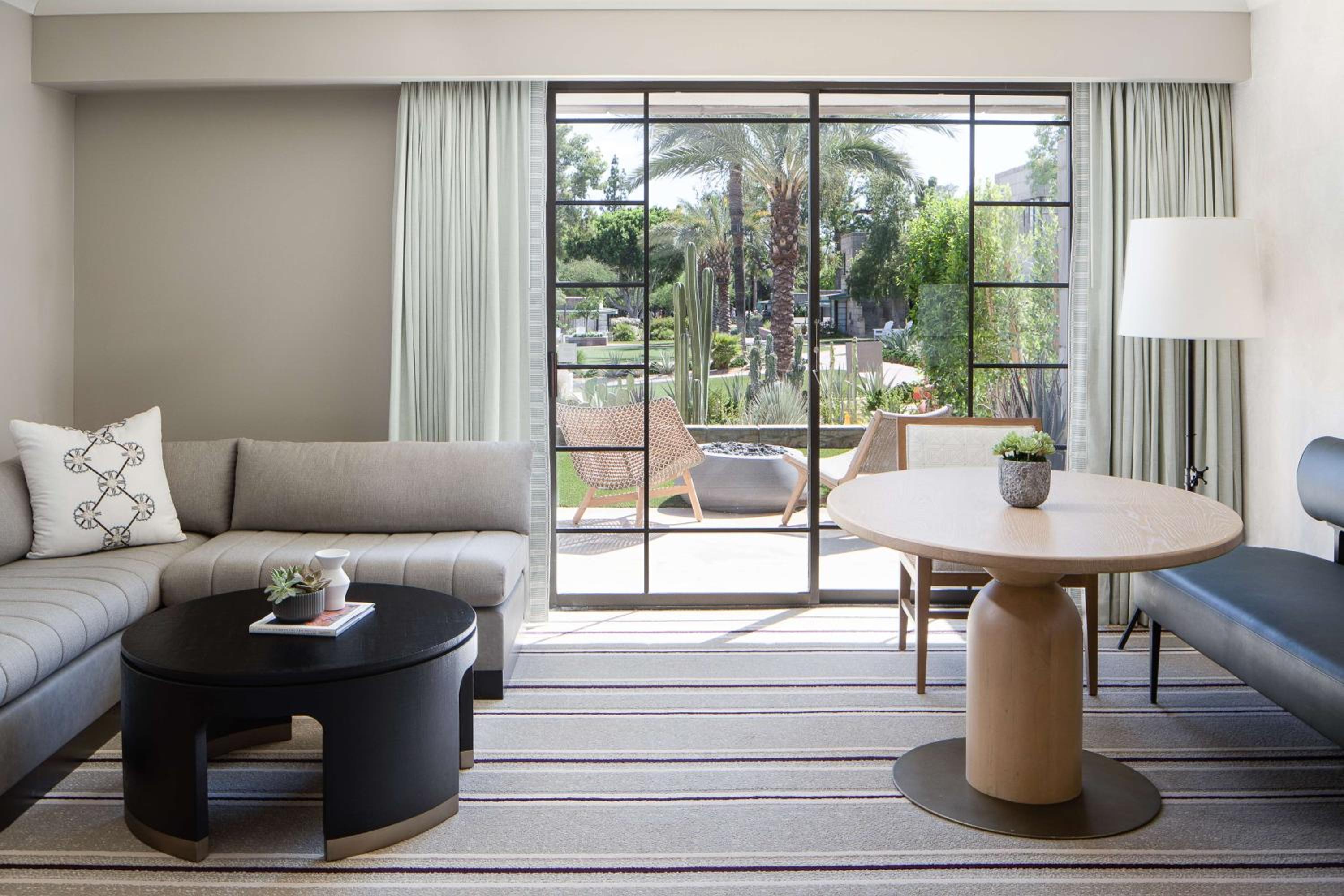 Premier King Suite with Firepit