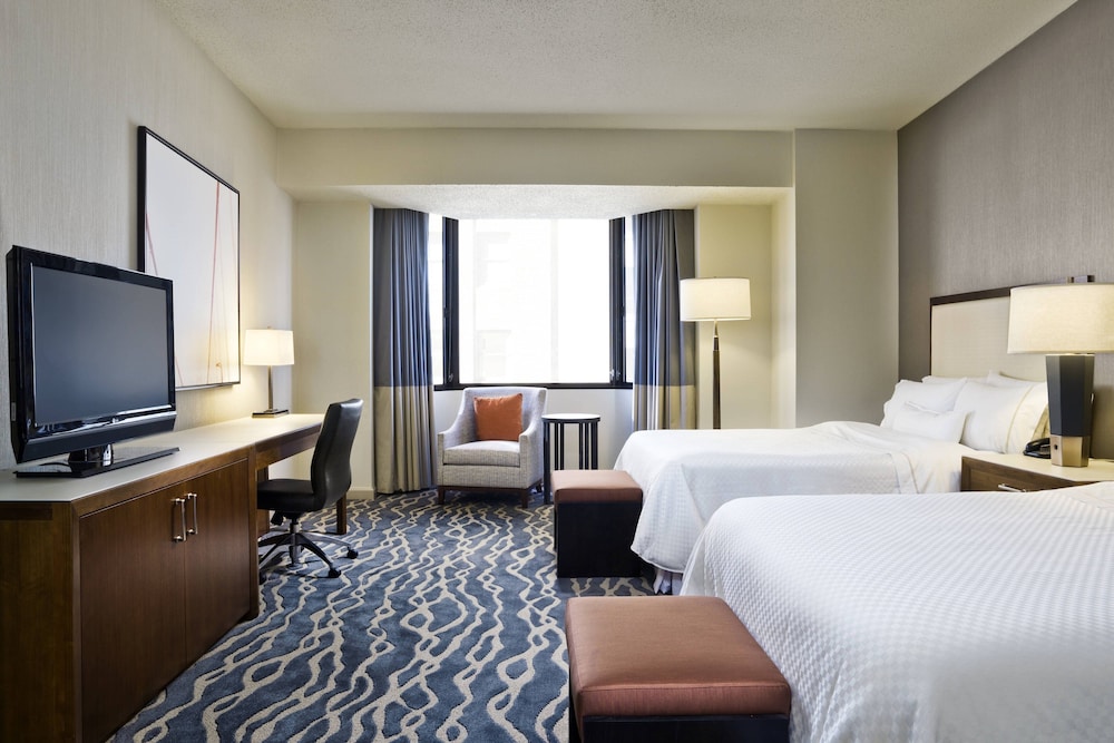 Traditional Room, 2 Double Beds (Mobility/Hearing Access, Roll-In Shwr)