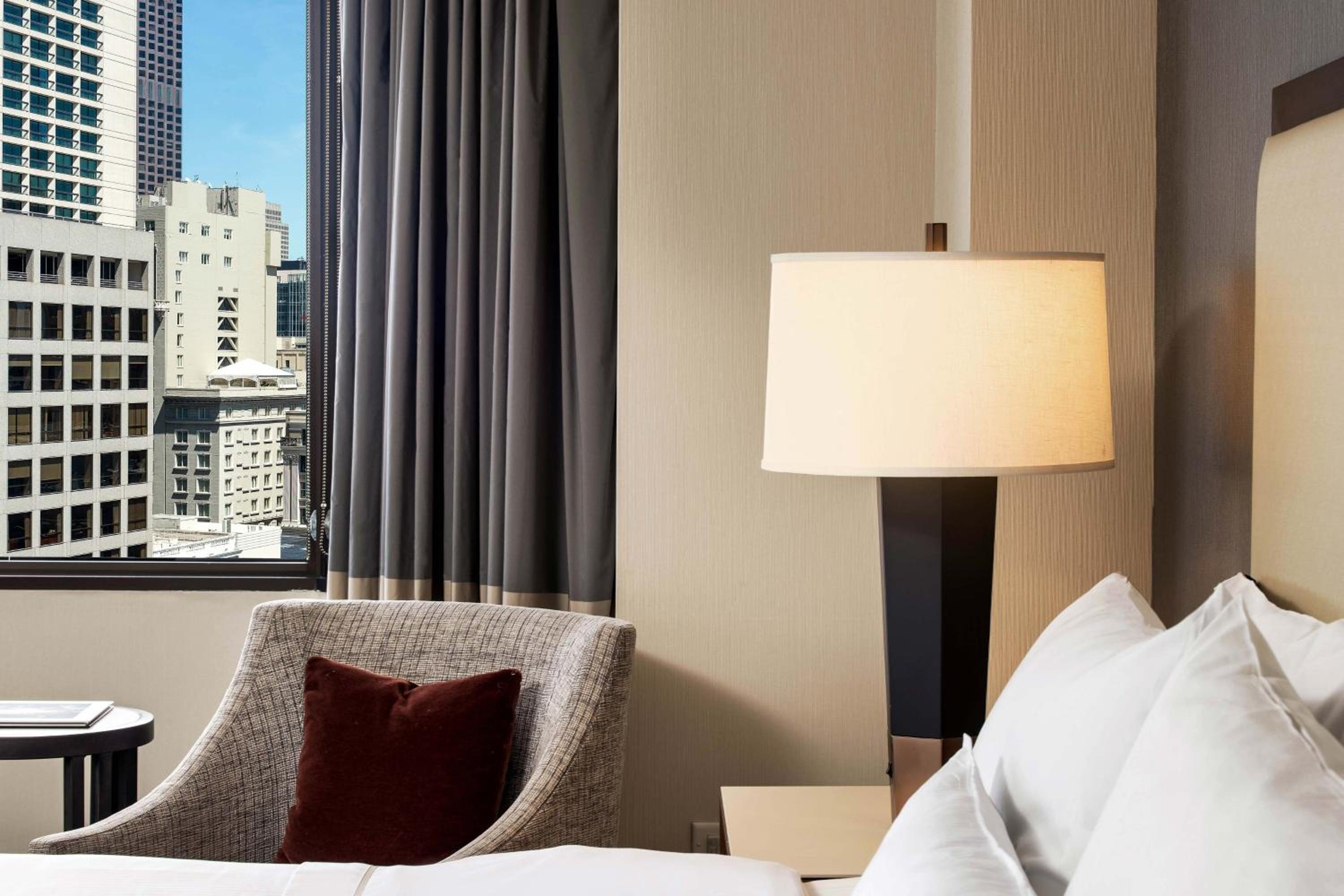 Guest room, 1 King, Limited view, Tower