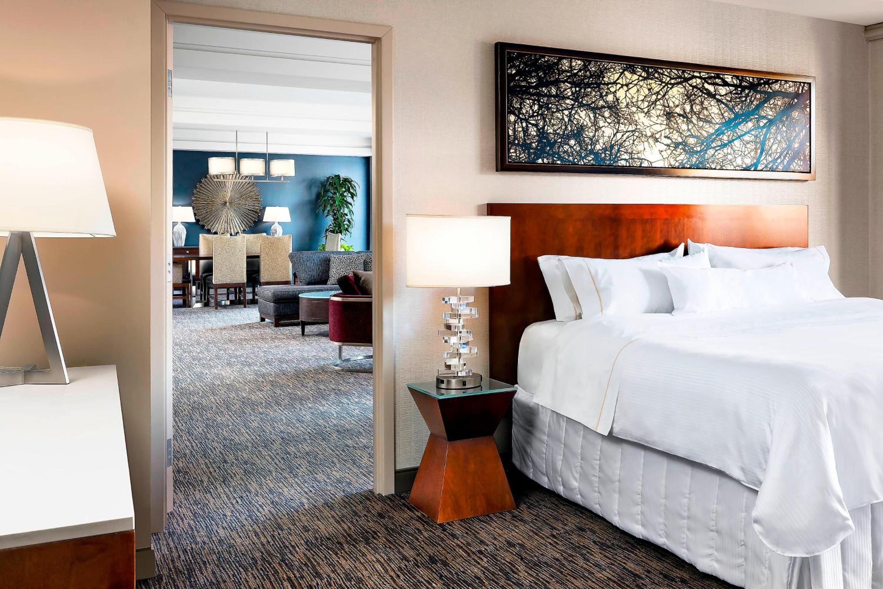 1 Bedroom Junior Suite, 1 King, Riverfront