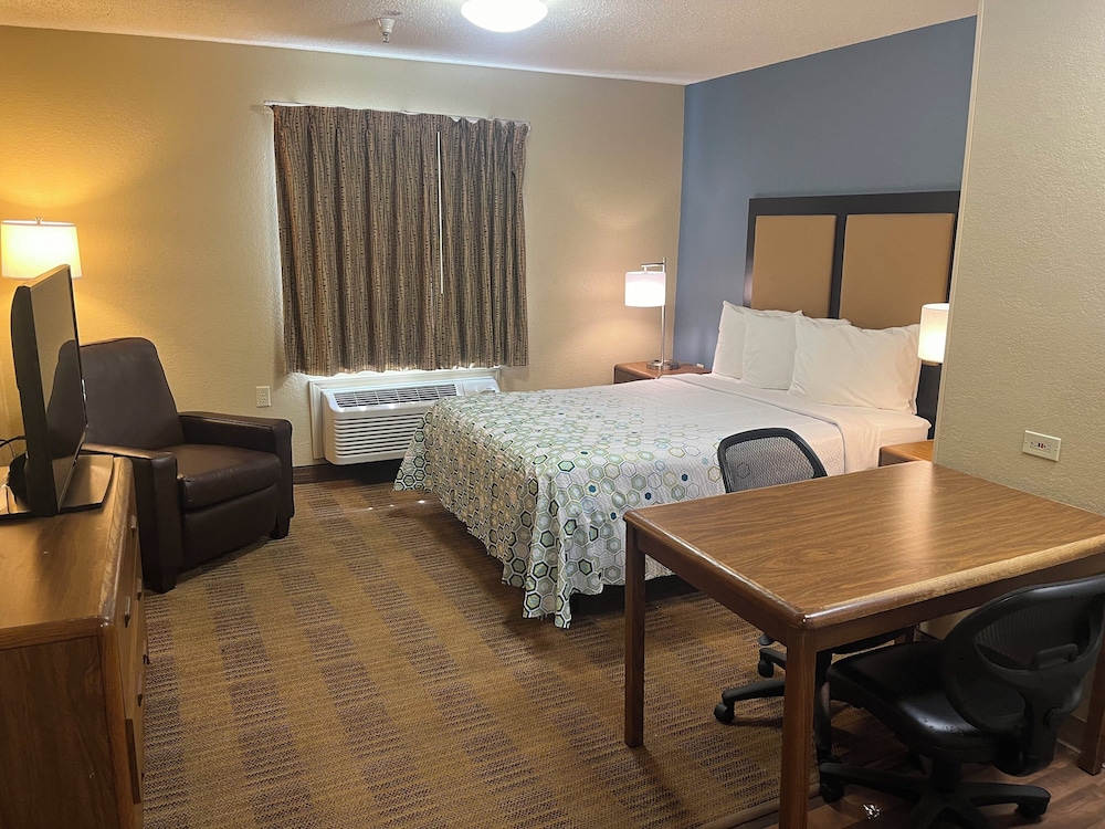 Studio, 1 Queen Bed, Non Smoking