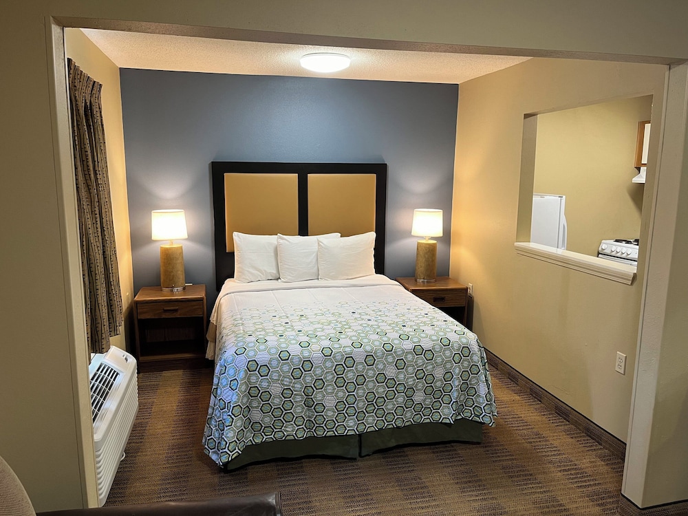 Suite, 1 Queen Bed with Sofa bed, Non Smoking (2 Rooms)