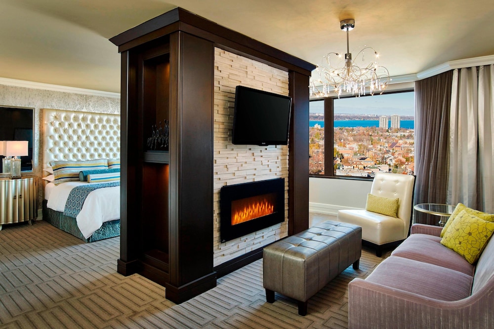 Executive Suite, 1 King Bed with Sofa bed