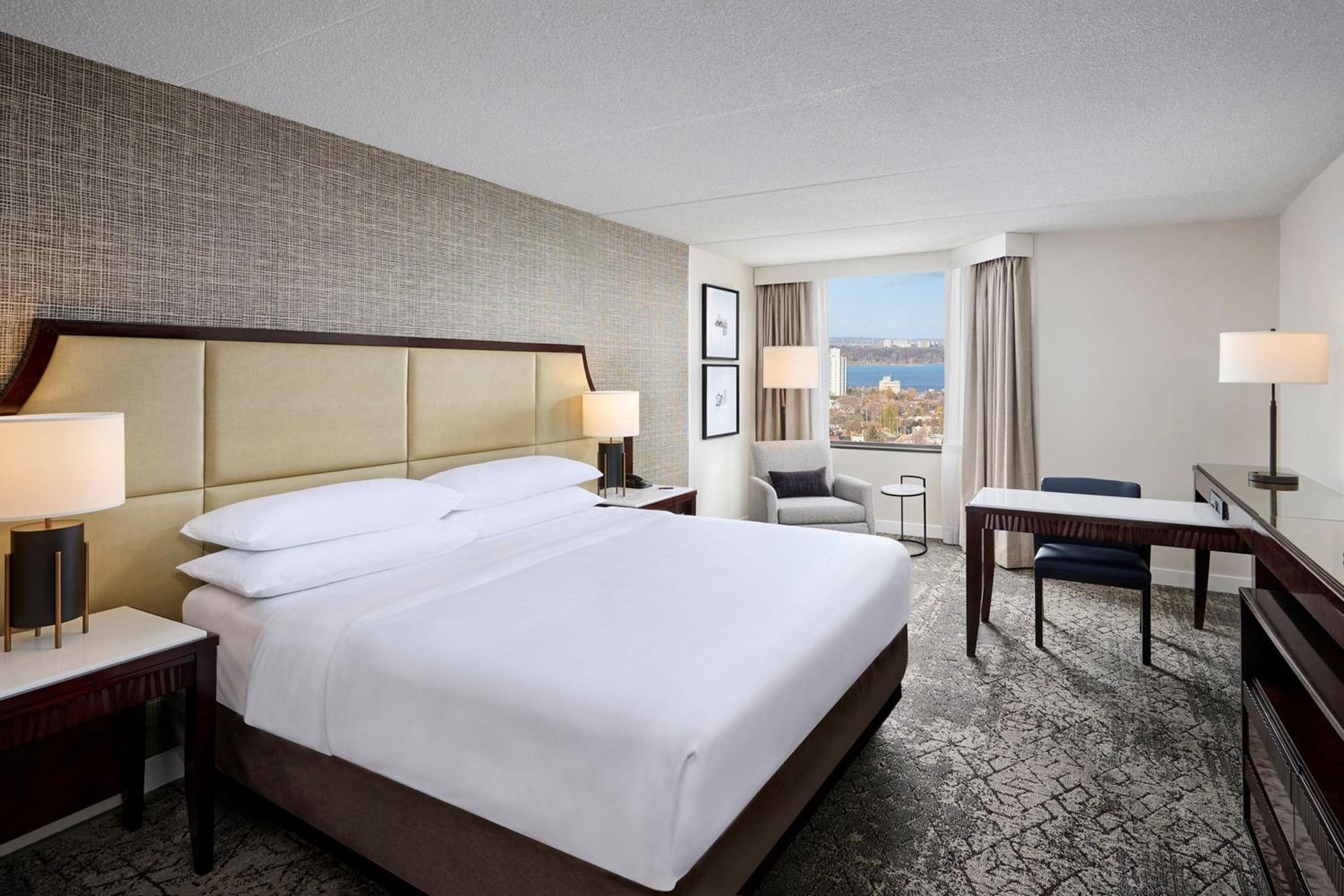 Superior Club King Room