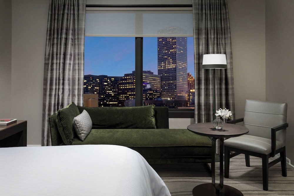 Superior Room, 1 King Bed, City View