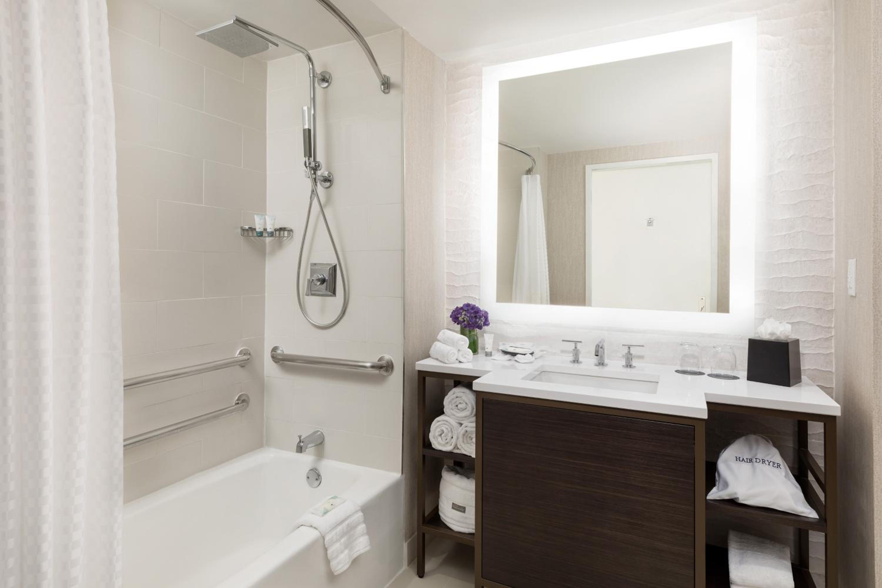 Traditional King, Guest room, 1 King, City view