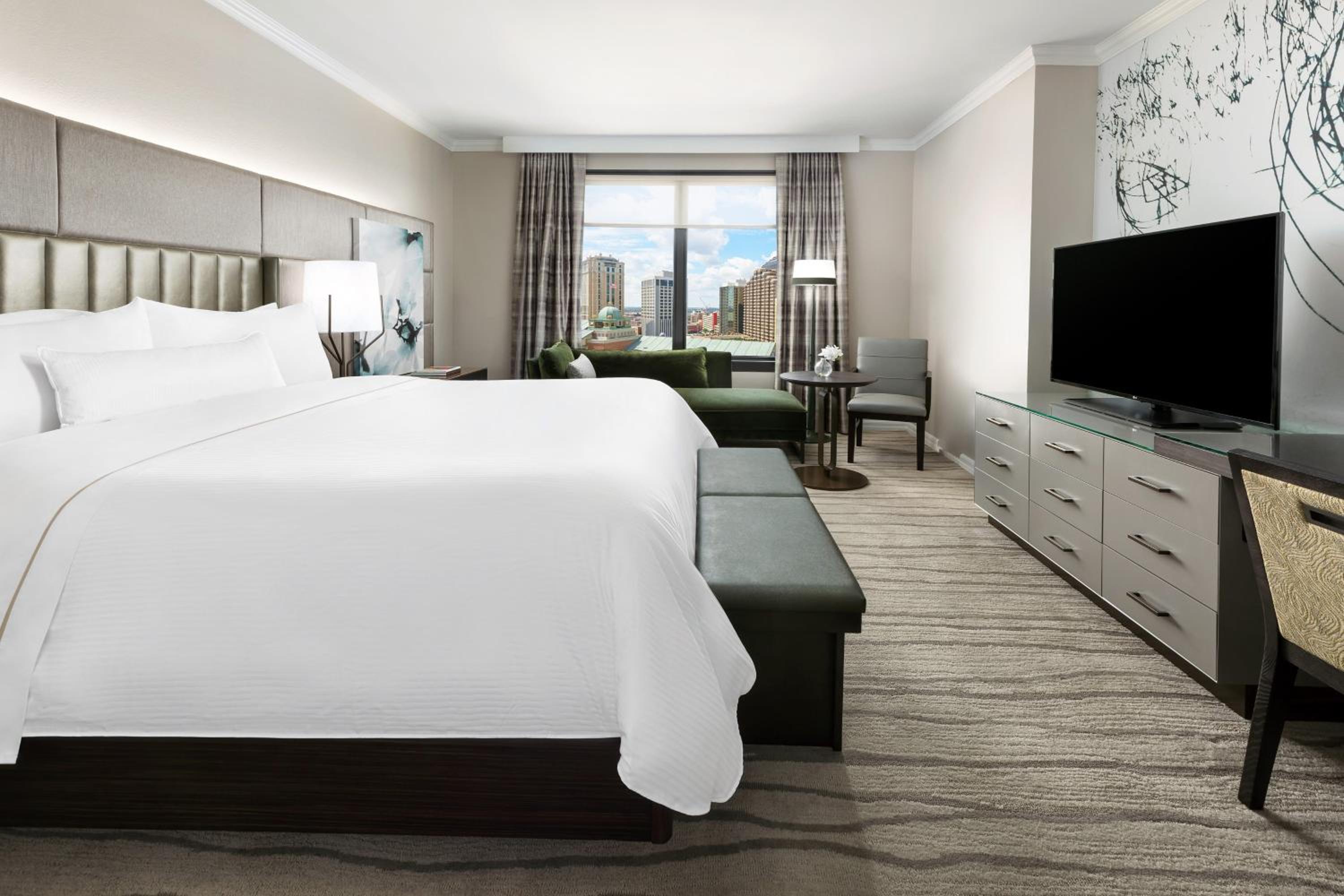 Deluxe City View King, Larger Guest room, 1 King