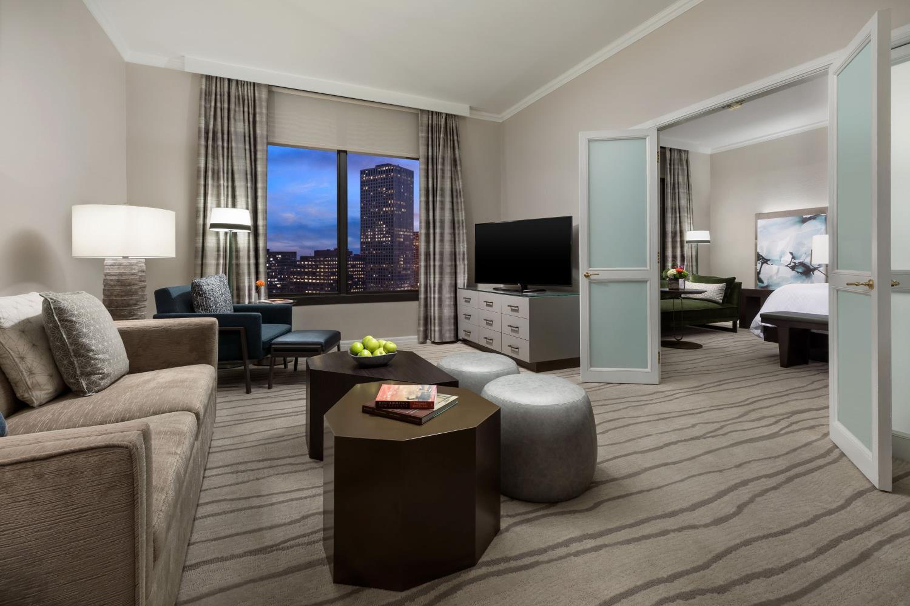 King Suite, Bienville