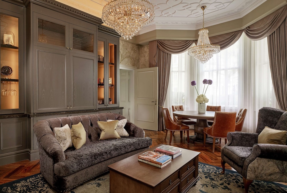 The Queen's Gate Suite