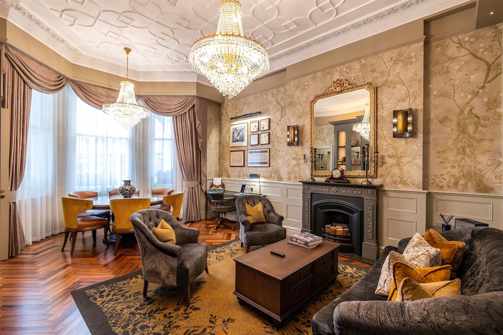 Queens Gate Family Suite