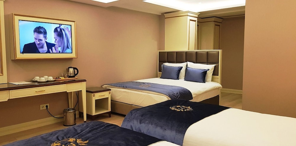 Deluxe Quadruple Room