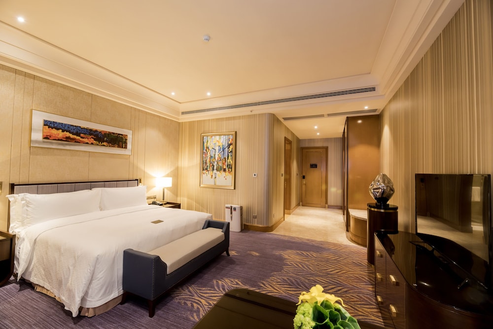 Deluxe Sea View Room with King Size Bed