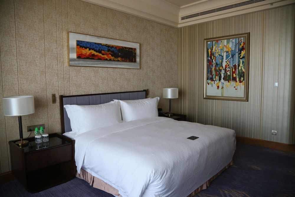 Business City View Room with King Size Bed