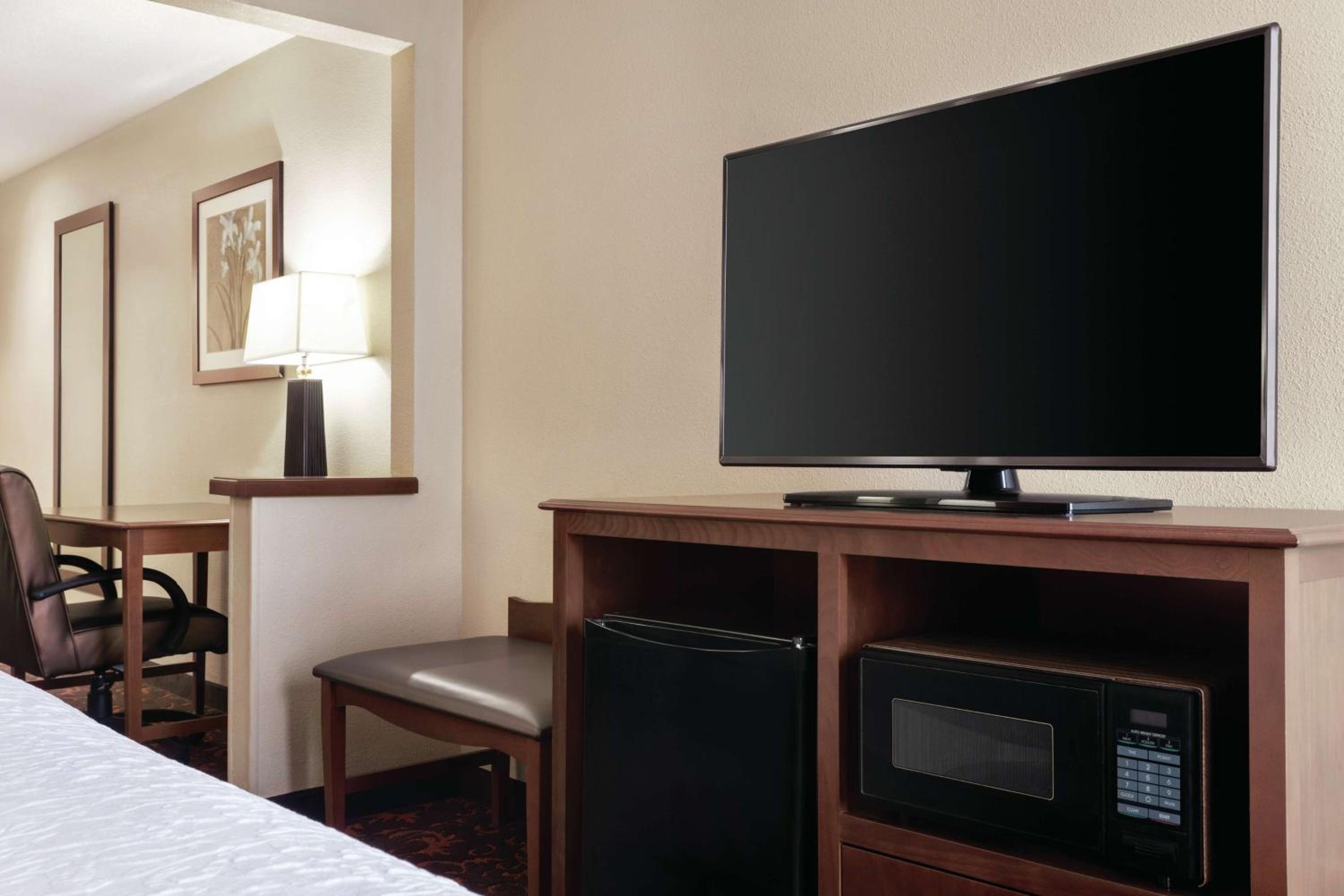 Queen Room with Two Queen Beds - Mobility Access/Non-Smoking