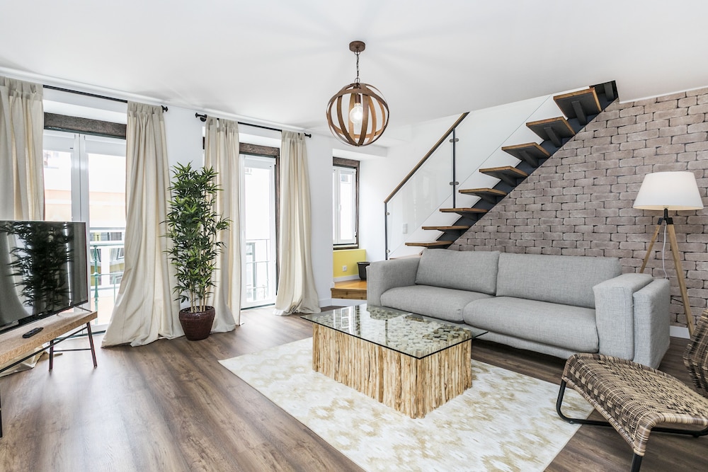 Duplex, 2 Bedrooms (2E)
