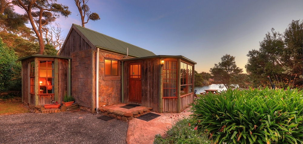 Romantic Cottage (Jetty Cabin)