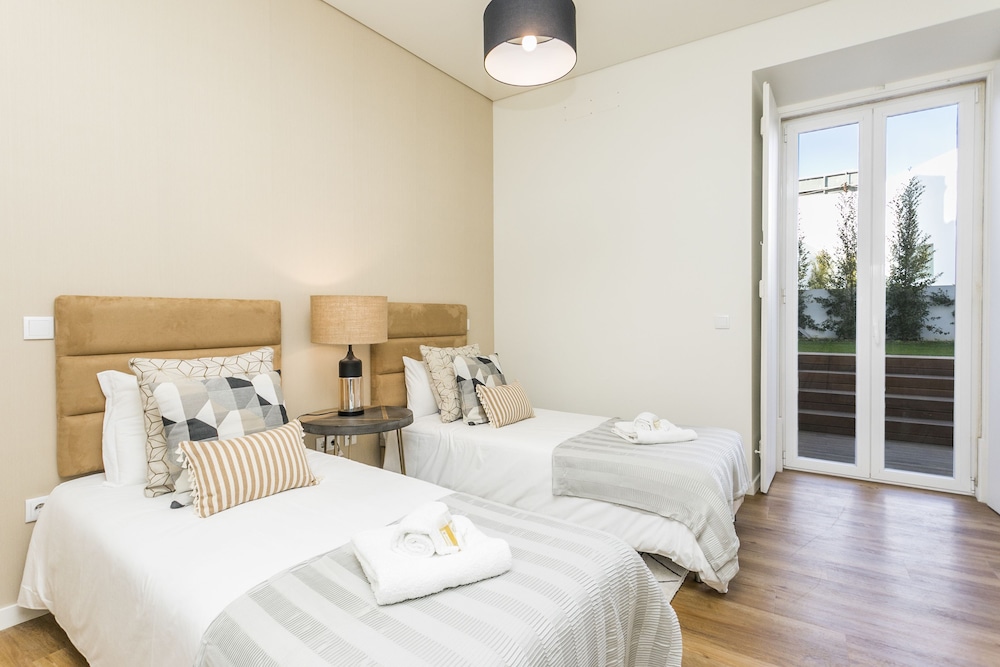 Apartment, 2 Bedrooms (1E)