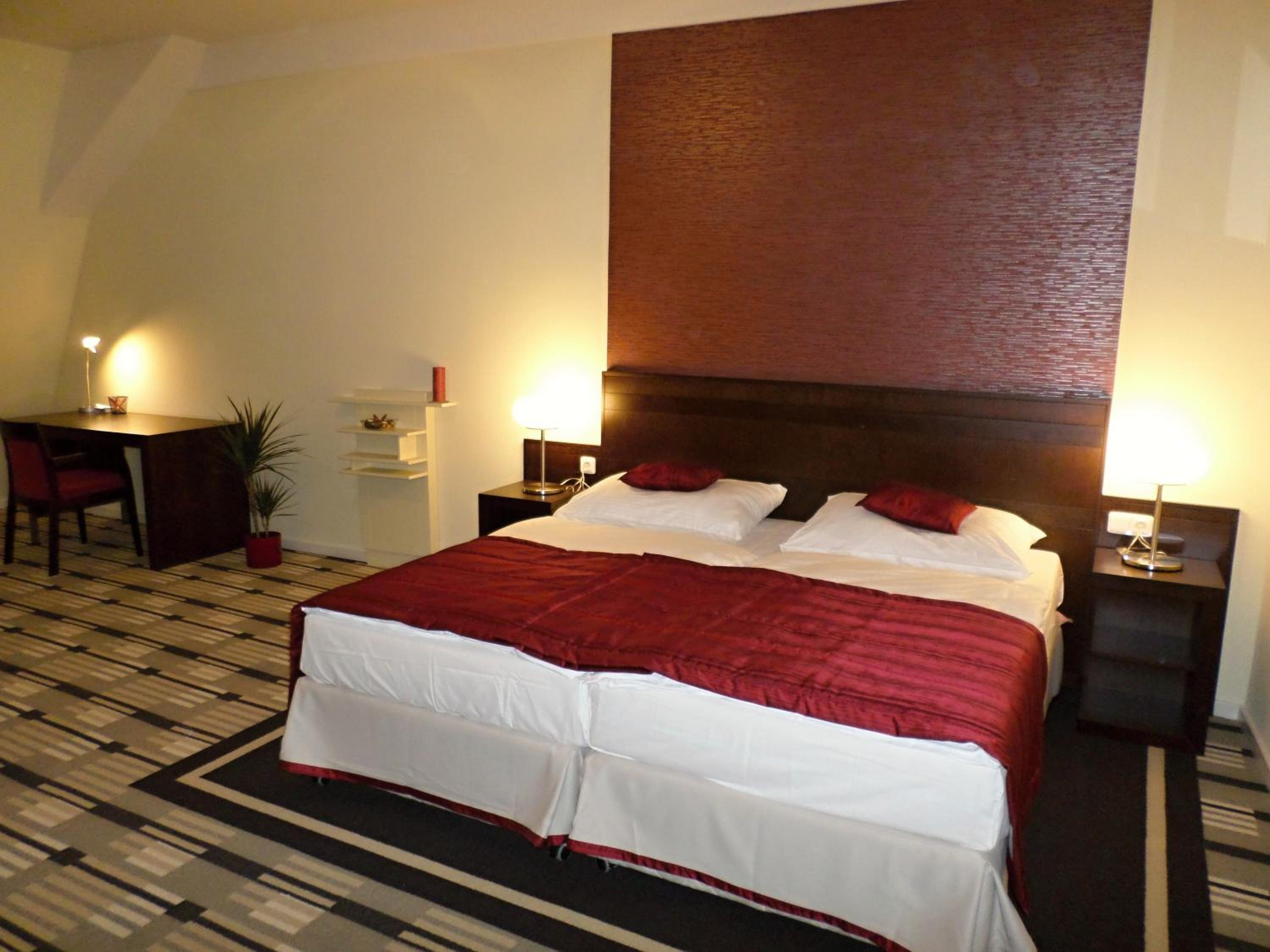 Superior One-Bedroom Apartment