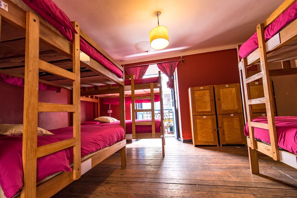 Shared Dormitory, Mixed Dorm, Shared Bathroom (18-beds)