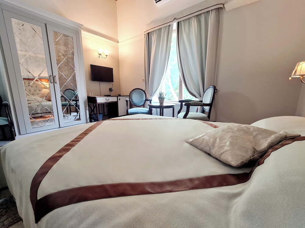 LUX 2+1 Room 3