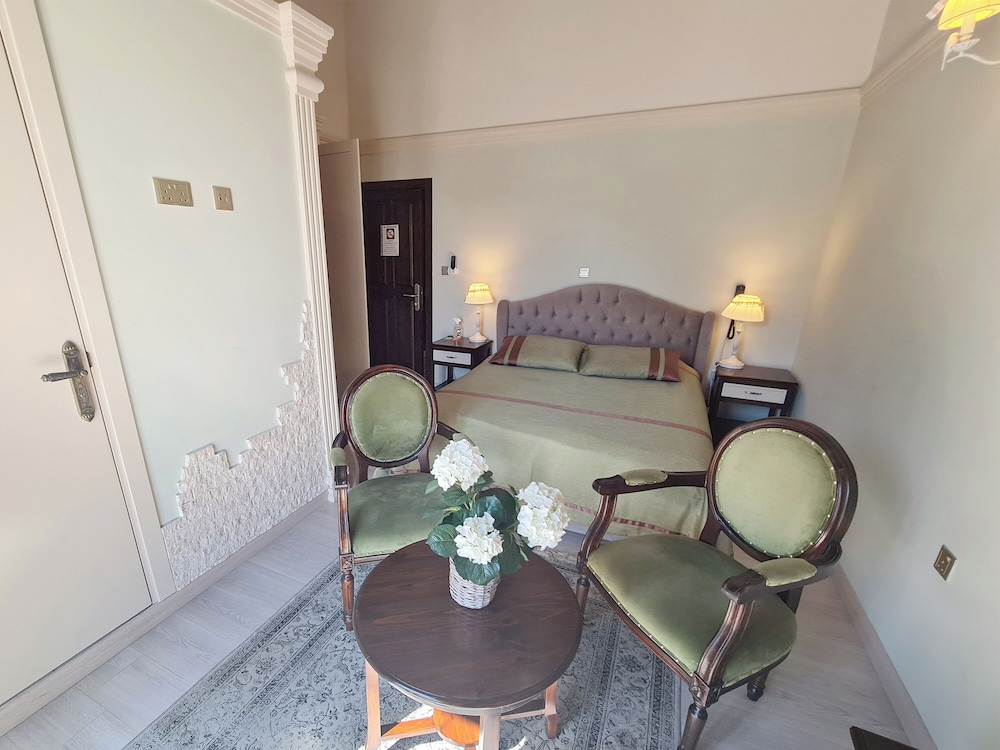 LUX Room 5 with Balkon