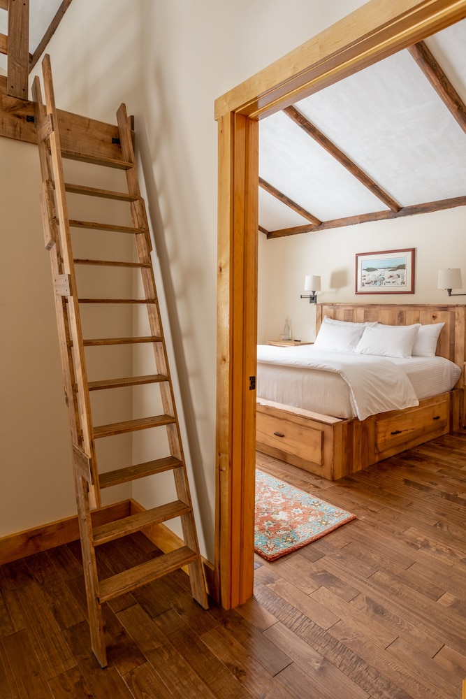 Deluxe Suite, Multiple Beds