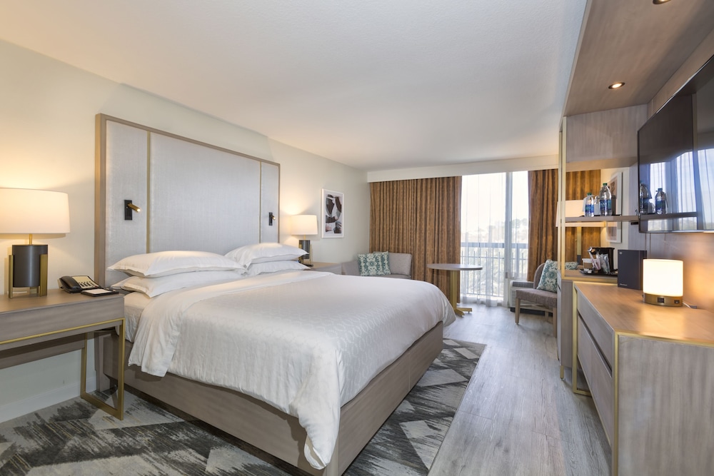 Club Room, 1 King Bed