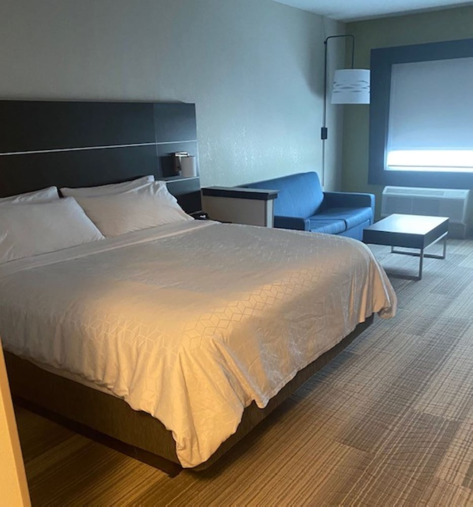 Suite, 1 King Bed (Additional Living Area)
