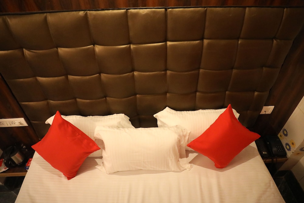 Super Deluxe AC Room