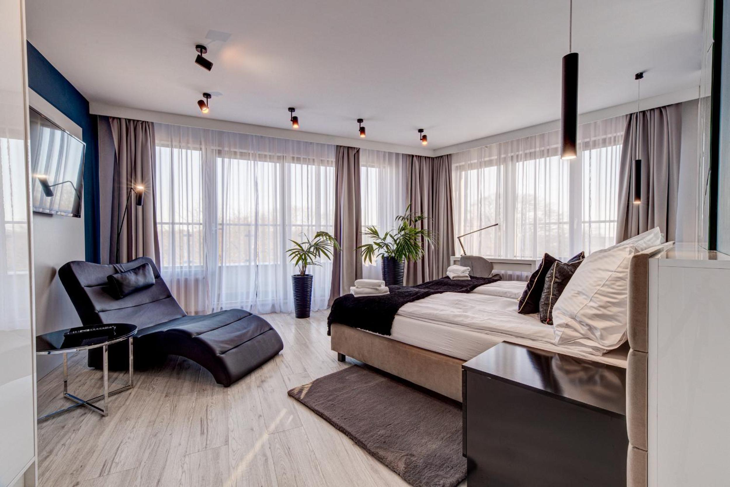 Penthouse Black Apartment
