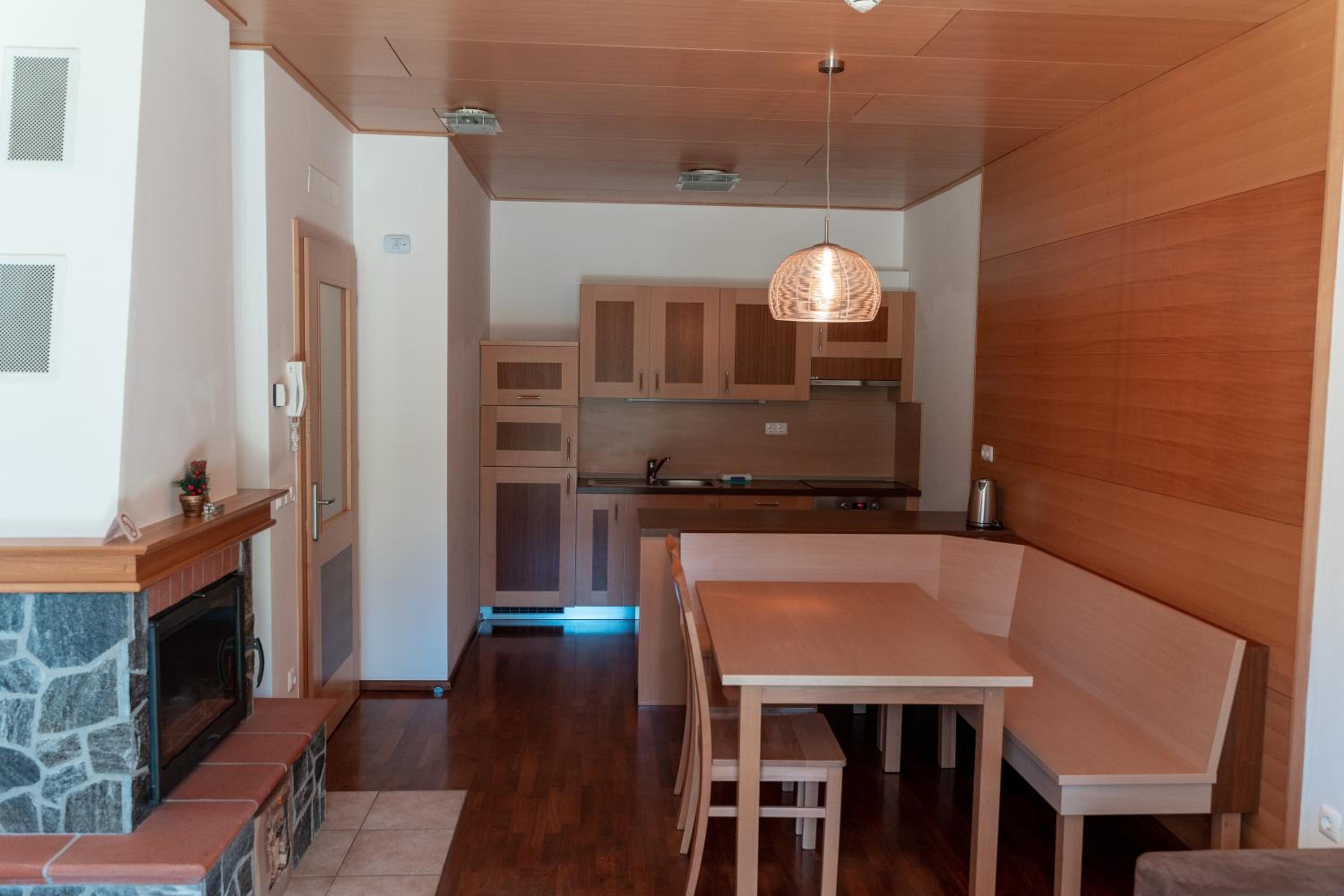 One-Bedroom Apartment with Balcony or Terrace