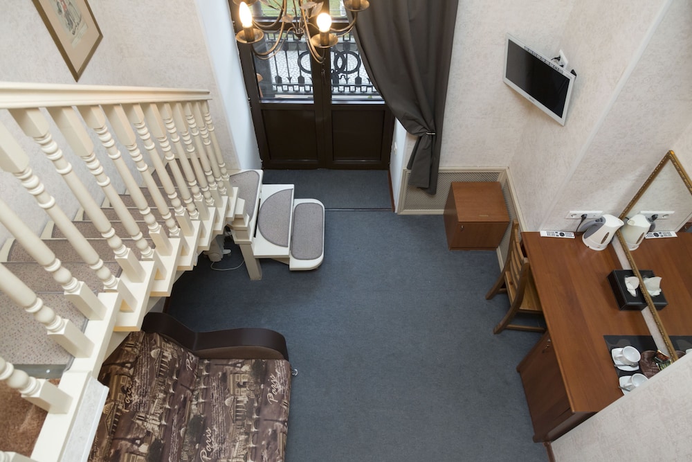 Basic Double Room, 1 King Bed, Non Smoking, City View